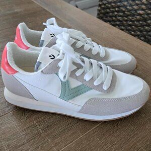 Victoria Sneakers, Size 39